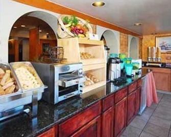 Rodeway Inn & Suites Nashville - La Vergne - Buffet