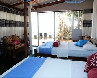 Dinsara Pearl Villa - Weligama - Bedroom