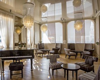 Best Western Grand Hotel De Bordeaux - Aurillac - Sala de estar