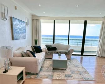 Alupang Beach Tower, Upgraded Units - Tamuning - Phòng khách