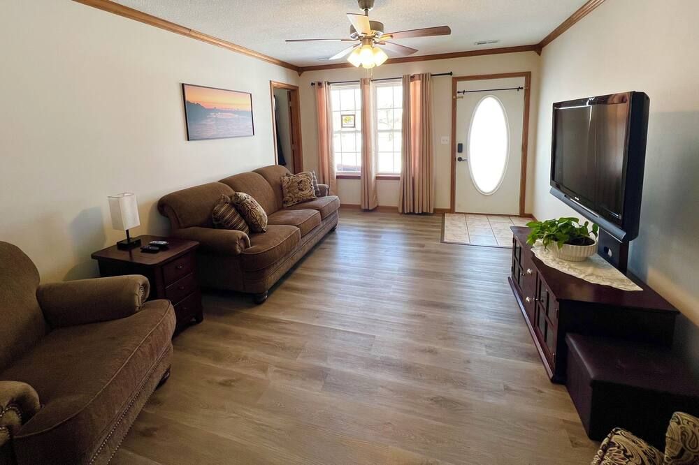 Relax Enjoy Mid-Missouri With Fenced In - Boonville - Вітальня