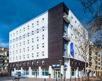ibis budget Issy-les-Moulineaux Paris Ouest - Issy-les-Moulineaux - Building