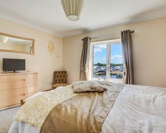 Marina Outlook - Horning - Bedroom