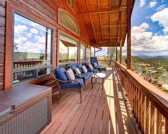 Falconcrest Payson Cottage with Fire Pit and Views! - Payson - Балкон