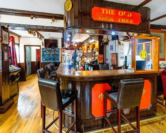 Old Oak Tree Inn - Southall - Bar