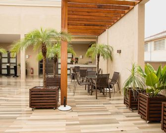 Class Hotel Rio Claro - Rio Claro - Patio