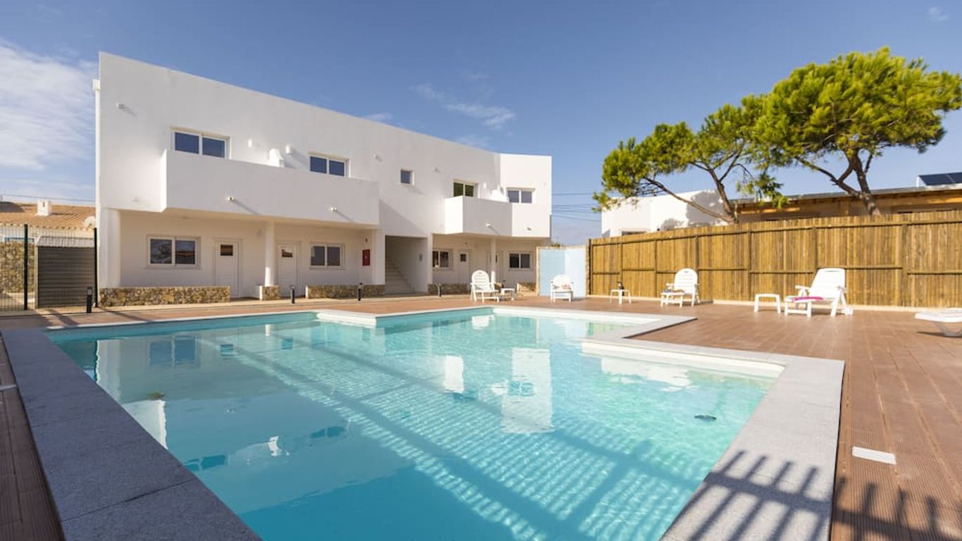 Sagres Sun Stay - Surf Camp & Hostel