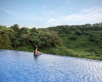 Hidden Cliff Hotel and Nature - Seogwipo - Pool