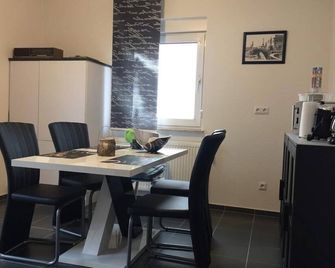 Welcome to the modern apartment - Burgsinn - Comedor