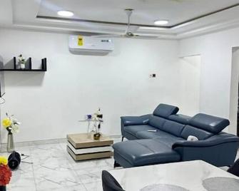 Aspen Harbour City (Tema Comm. 8) - Tema - Living room