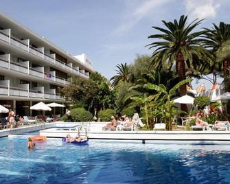 Hotel Arenal - ซาน อันโตนิโอ เด พอร์ตมานี - สระว่ายน้ำ