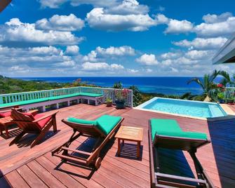 Spectacular Sea Views, Sunsets And Cooling Trade Winds. - Sandy Bay - בריכה