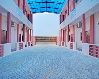OYO 92946 Dekna Homestay Syariah - Pekanbaru - Lobi