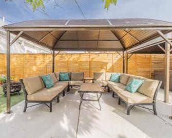 Rustic 2-Bedroom walking distance to Downtown - Reno - Patio