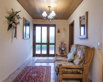 Quiet, located on the edge of the city & forest 4 star vacation apartment - Tholey - Sala de estar