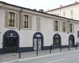 Hotel Battisti 31 - Brescia - Building