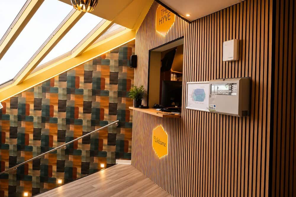 The Hyve Budget Hotel Rotterdam - Rotterdam - Front desk
