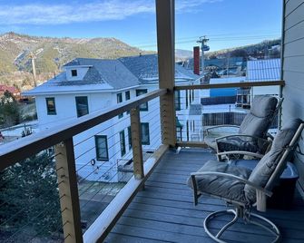 Get Steep and Deep into fun close to bike trails and Silver Mountain Resort! - Kellogg - Balcony