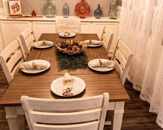 Cottage in Crivitz with access to full recreation Lake Noquebay - Crivitz - Comedor