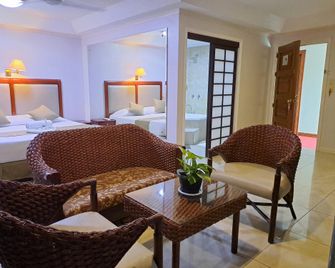 Wild Orchid Resort - Angeles City