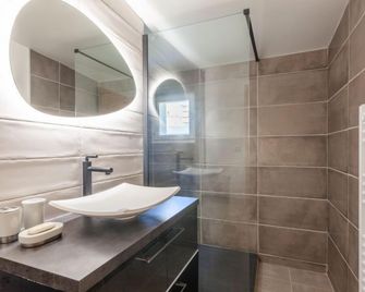 Apartment Le Grande Motte - Le Lac by Interhome - Tignes - Bathroom