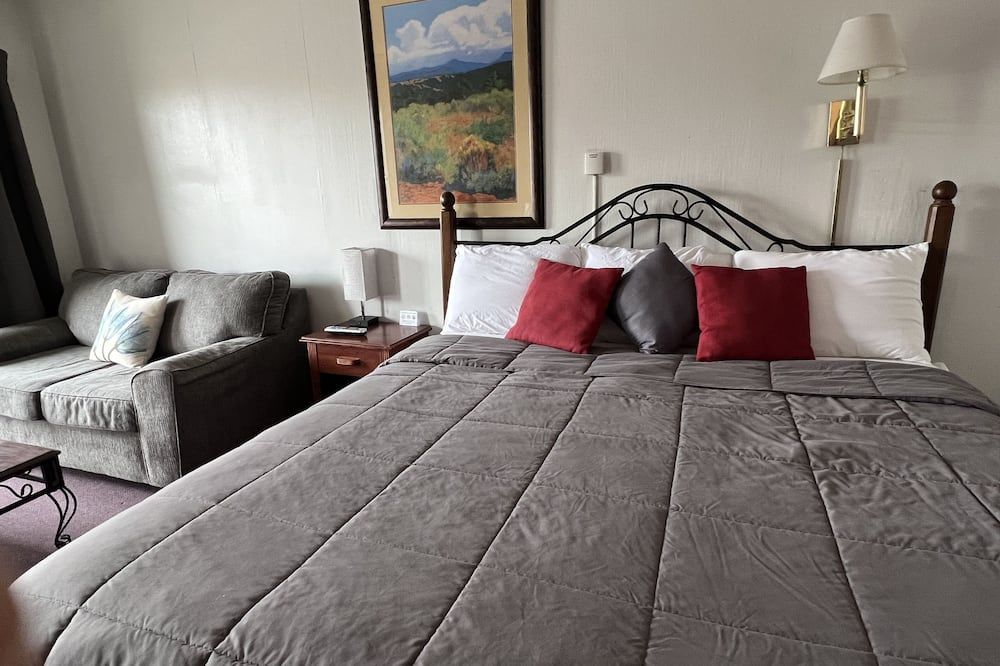 Midtown Inn & Suites - La Junta