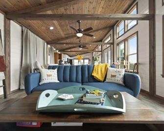 The Stagg Haus of Springfield- On the Bourbon Trail + Kentucky Countryside - Springfield - Sala de estar