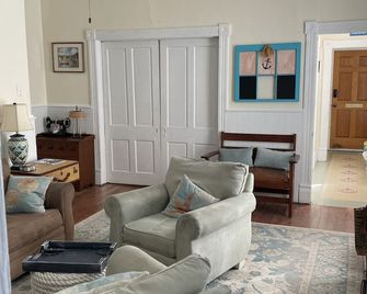 Cape Serendipity - sister to existing ID#2395726 - Cape Charles - Huiskamer