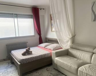 AZUR climatisé, wifi, ascenseur à 75 m de la plage - Toulon - Schlafzimmer