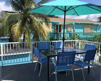 Spectacular Sunsets-60' Dock So Close to Open Water--- little Torch Key - Little Torch Key - Balcony