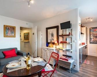 Studio Hoche by Interhome - Quiberon - Eetruimte