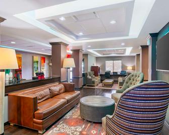 Best Western Plus Olathe Hotel - Olathe - Lounge