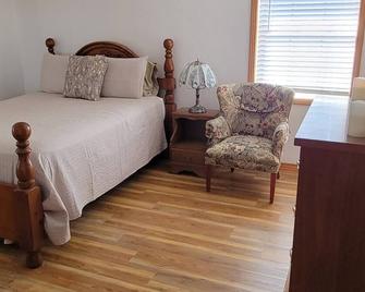 Aunt Mary's House - New Albany