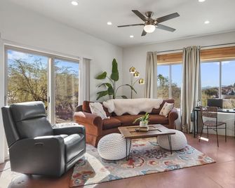 Casa Agave New Fully Appointed! Couples And Meadows Clients. Read Reviews! - Wickenburg - Obývací pokoj