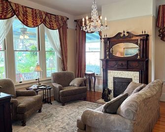 Hoyt House Luxury Bed & Breakfast - Fernandina Beach - Wohnzimmer