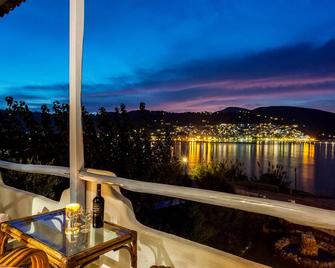 Karavos Sea View Apartments - Skopelos - Balcón