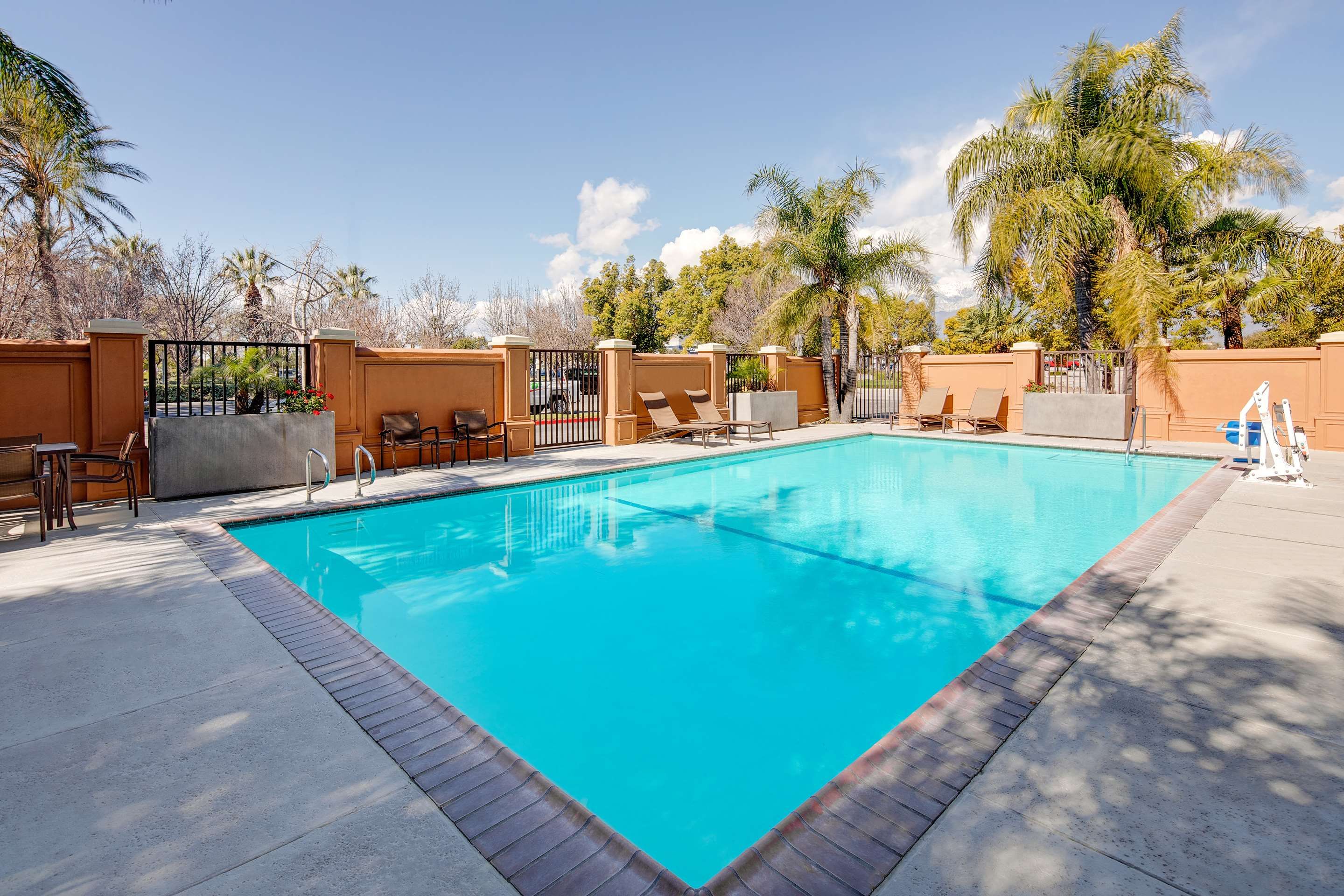 Hyatt Place Ontario/Rancho Cucamonga - Ontario - Pool