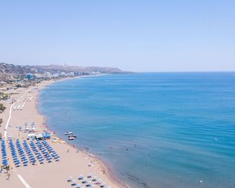 Atma Beach Rooms & Suites - Faliraki - Playa