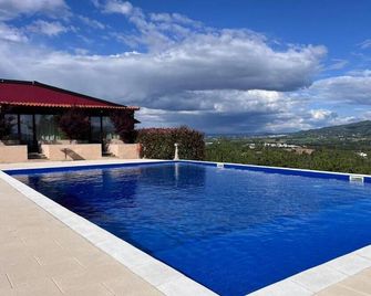 Tranca da Barriga by Quinta De São Tiago - Covilhã - Piscina