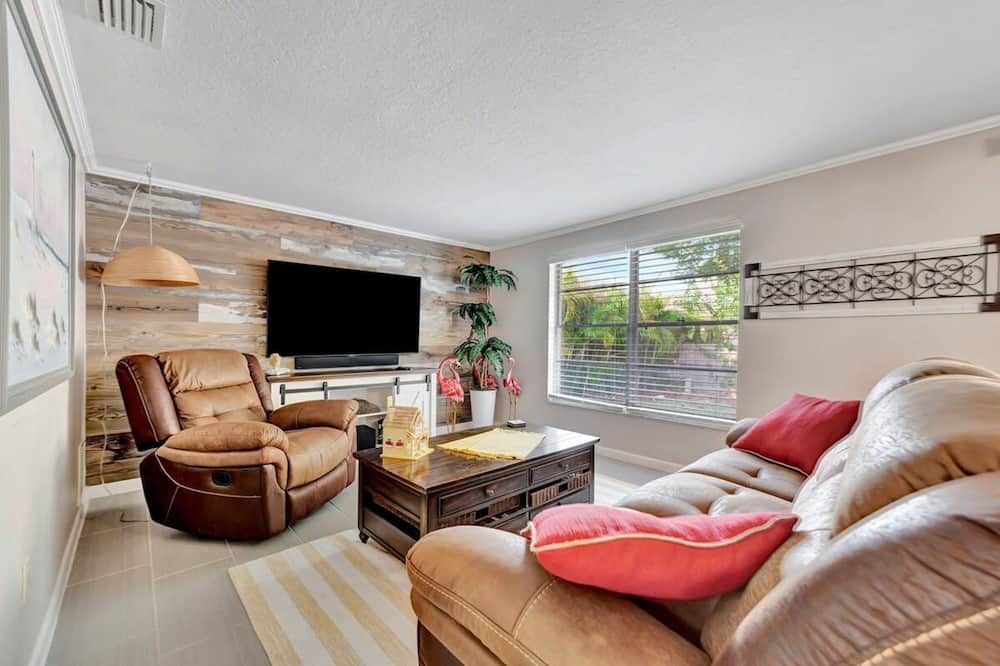 The Tarpon Treasure - Family Home 5 Mins to Beach - Tarpon Springs - Вітальня
