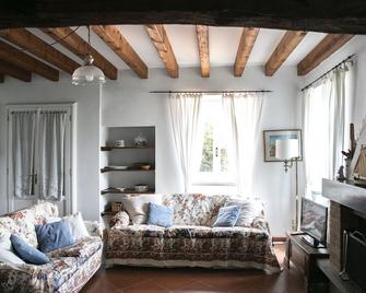 Iseolakerental - Casa Rododendro - Sulzano - Living room