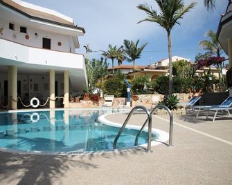 Hotel Incoronato - Capo Vaticano - Pool