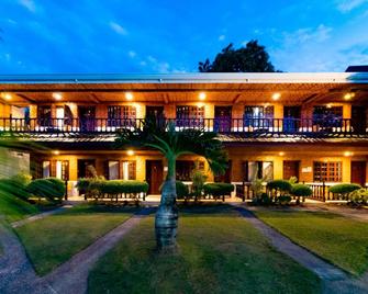 CouCou Bar Hotel and Restaurant - Santa Fe - Будівля