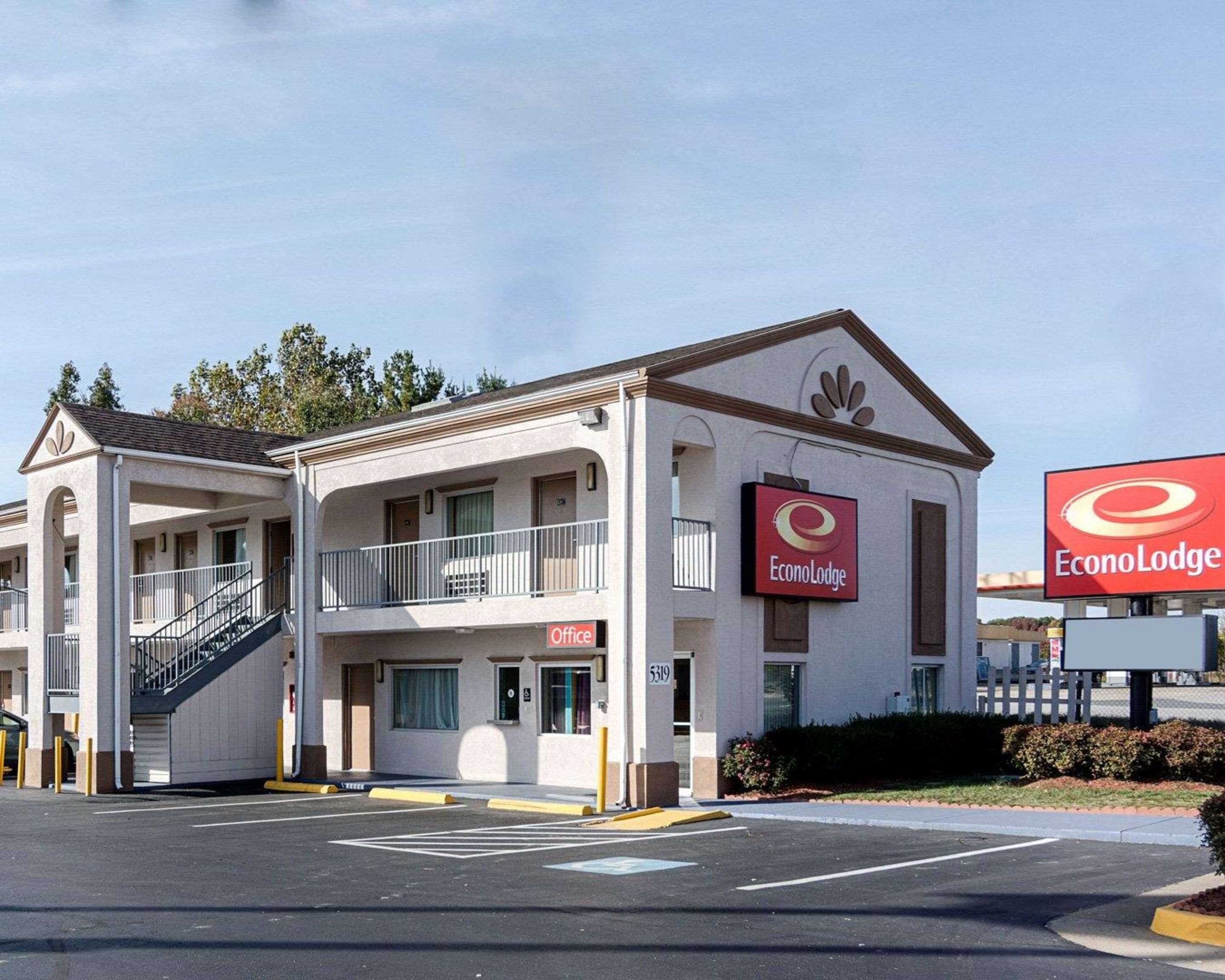 Building view of Econo Lodge Fredericksburg near I-95