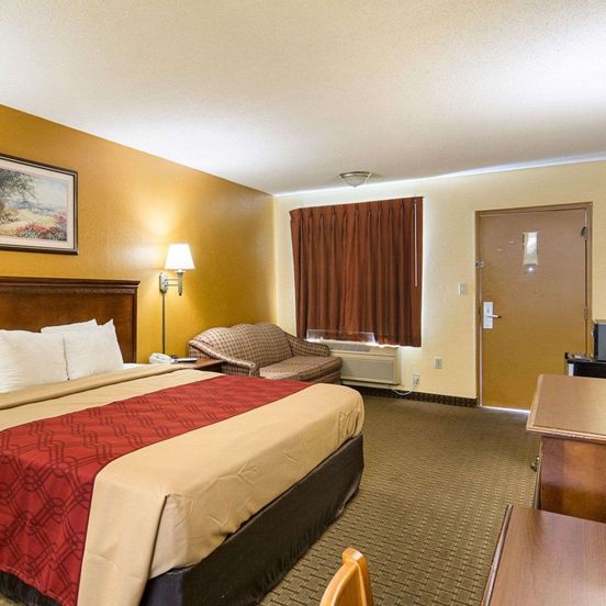 Bedroom view of Econo Lodge Fredericksburg near I-95