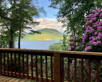 Hague Adirondack Home Lake George View - Hague - Balcón