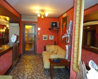 Art Hotel Santa Lucia - Termoli - Living room