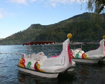 Pandu Lakeside Parapat Hotel - Parapat