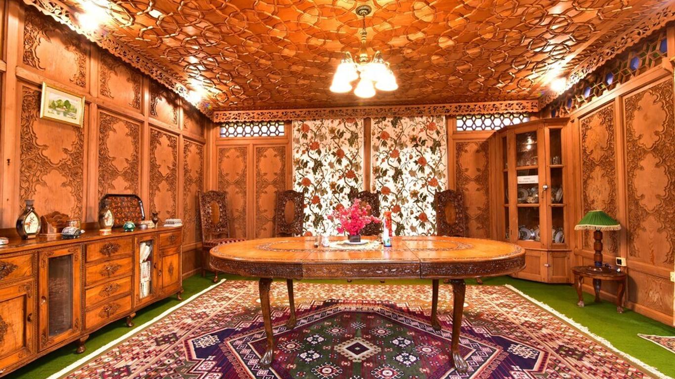 Inshallah Houseboats