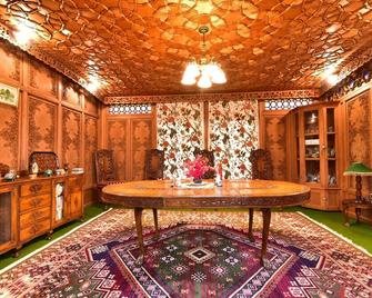 Inshallah Houseboats - Srinagar - Dining room